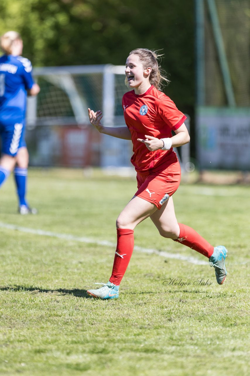 Bild 294 - F TSV Zarpen - Holstein Kiel II : Ergebnis: 2:6